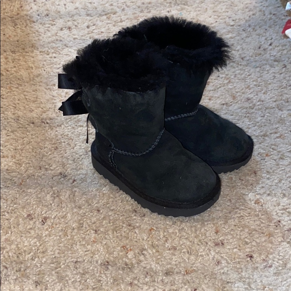 Toddler Bailey Bow UGG boots black sz 7